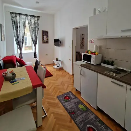 Tower Apartment *